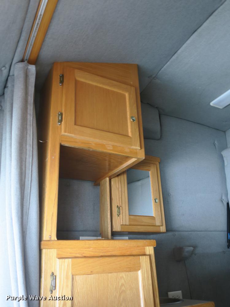 image for item DB8890 2005 Freightliner Business Class M2 semi truck