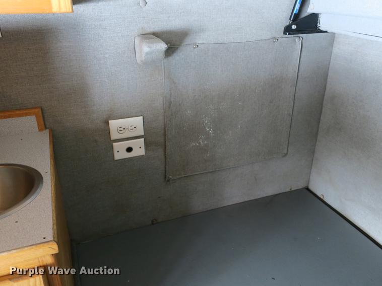 image for item DB8890 2005 Freightliner Business Class M2 semi truck