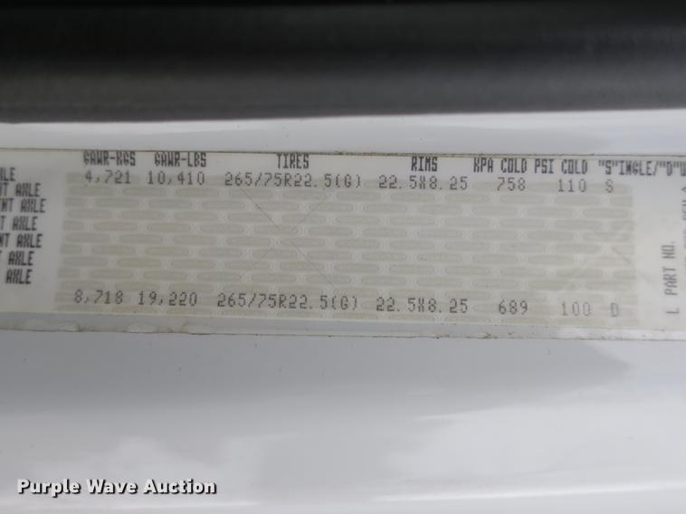 image for item DB8890 2005 Freightliner Business Class M2 semi truck