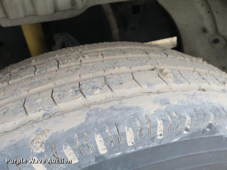 image for item DB8890 2005 Freightliner Business Class M2 semi truck