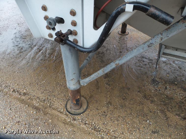 image for item DD2322 2006 Corn Husker double hopper bottom grain trailer