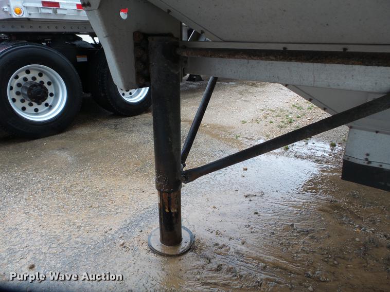 image for item DD2322 2006 Corn Husker double hopper bottom grain trailer