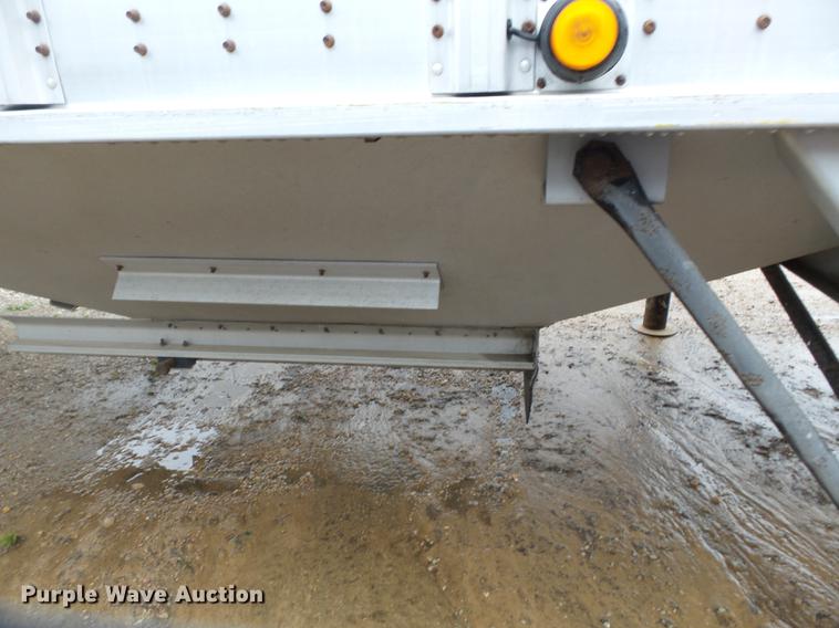 image for item DD2322 2006 Corn Husker double hopper bottom grain trailer