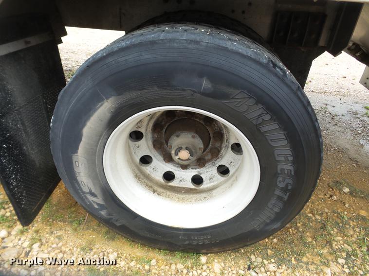 image for item DD2322 2006 Corn Husker double hopper bottom grain trailer