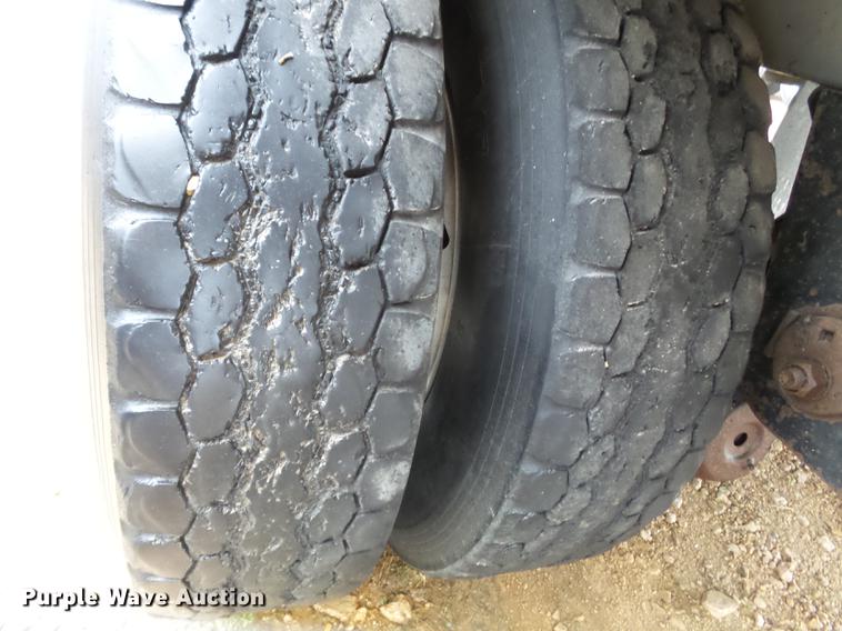 image for item DD2322 2006 Corn Husker double hopper bottom grain trailer