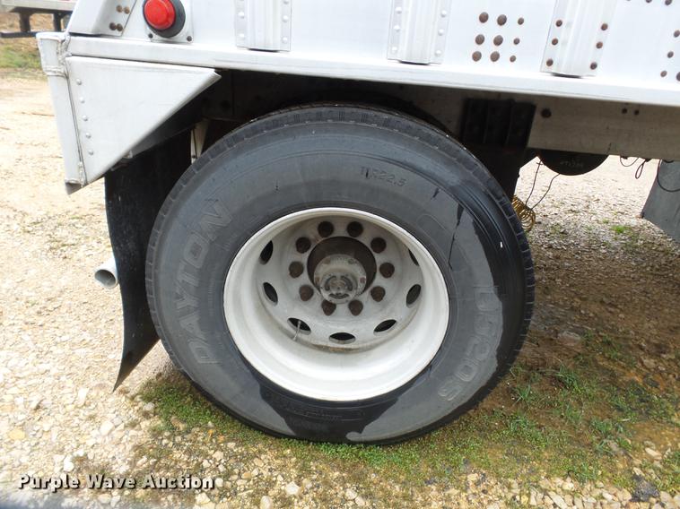 image for item DD2322 2006 Corn Husker double hopper bottom grain trailer