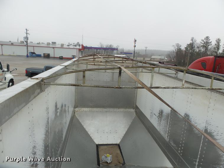 image for item DD2322 2006 Corn Husker double hopper bottom grain trailer