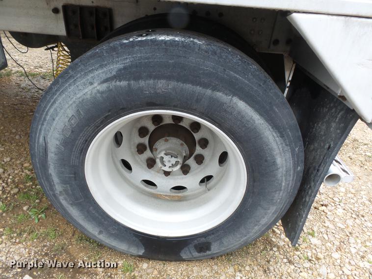 image for item DD2322 2006 Corn Husker double hopper bottom grain trailer