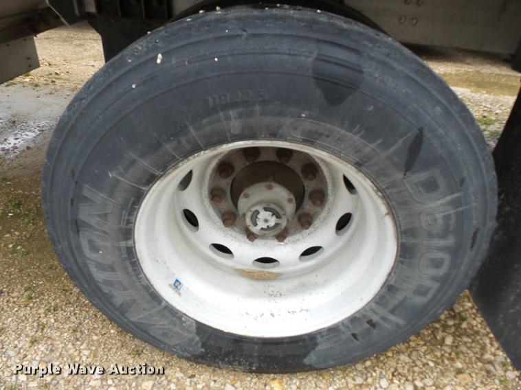 image for item DD2322 2006 Corn Husker double hopper bottom grain trailer