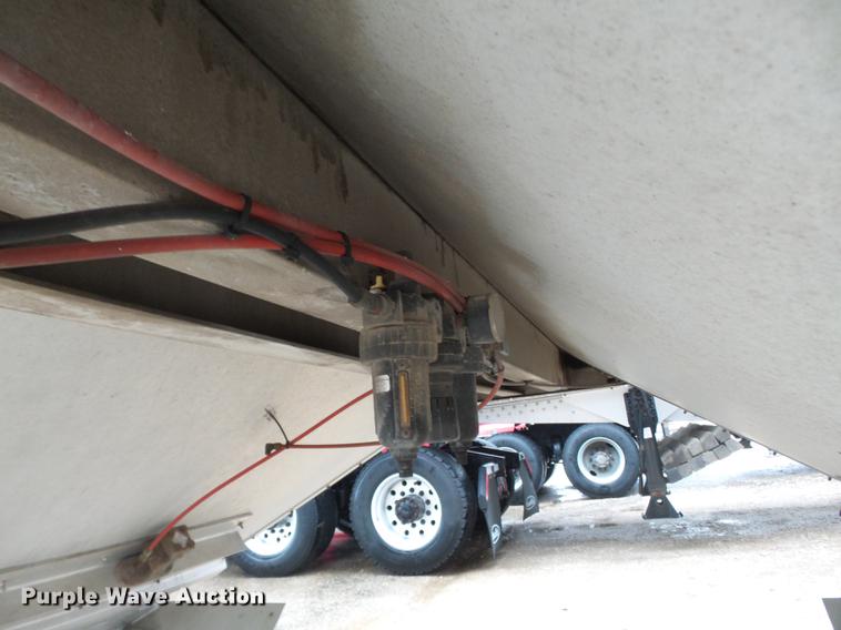 image for item DD2322 2006 Corn Husker double hopper bottom grain trailer