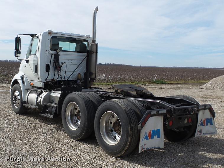 image for item DD2354 2007 International 8600 semi truck