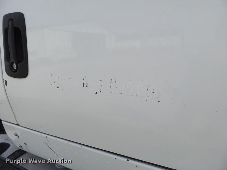 image for item DD2354 2007 International 8600 semi truck