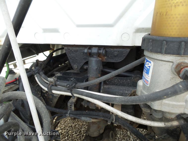 image for item DD2354 2007 International 8600 semi truck