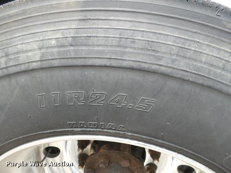 image for item DD2354 2007 International 8600 semi truck