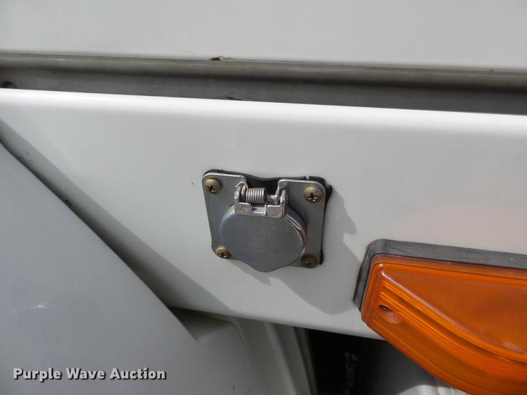 image for item DD2354 2007 International 8600 semi truck