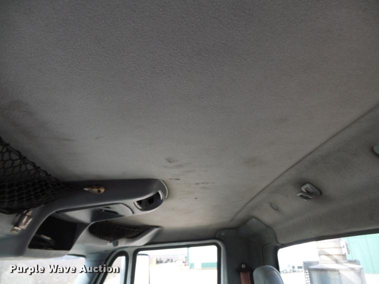 image for item DD2354 2007 International 8600 semi truck