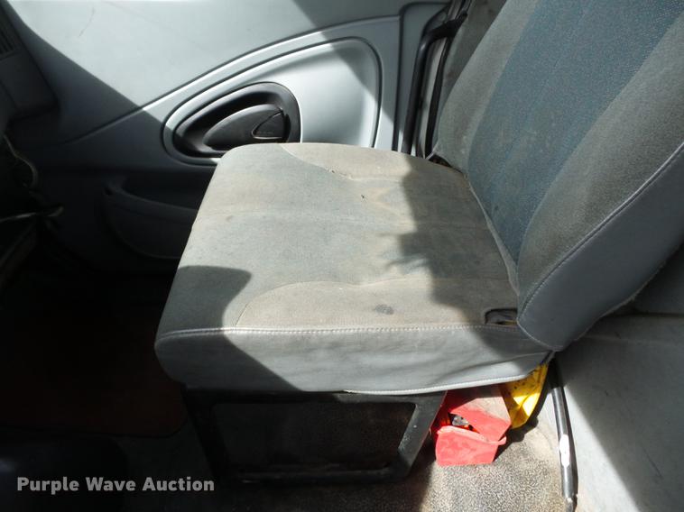 image for item DD2354 2007 International 8600 semi truck