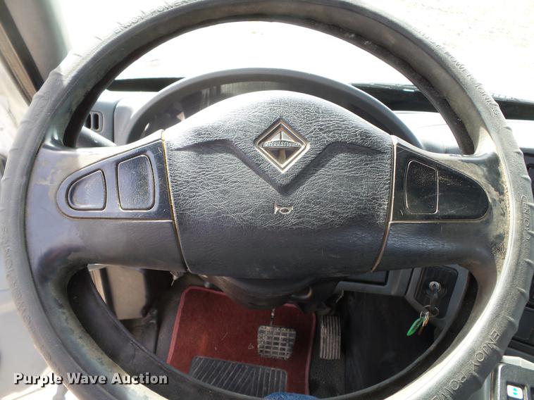 image for item DD2354 2007 International 8600 semi truck