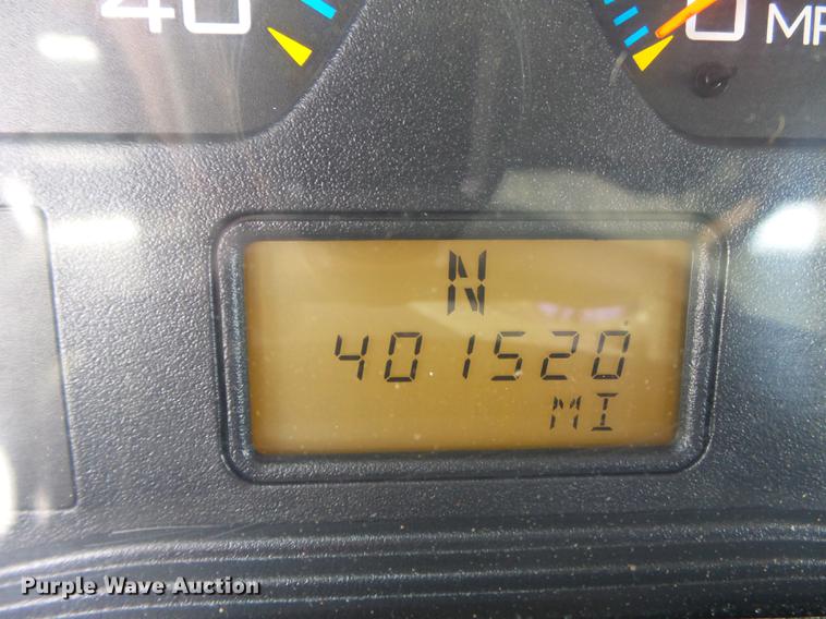 image for item DD2354 2007 International 8600 semi truck