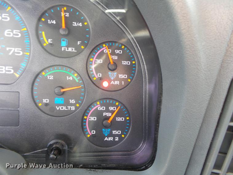 image for item DD2354 2007 International 8600 semi truck