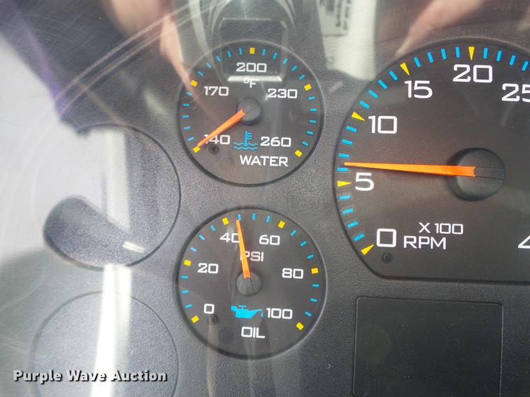 image for item DD2354 2007 International 8600 semi truck