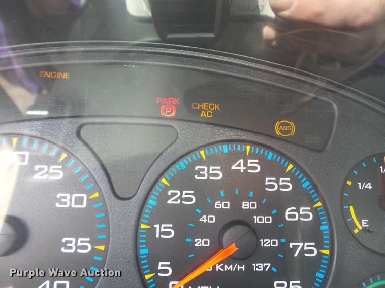 image for item DD2354 2007 International 8600 semi truck