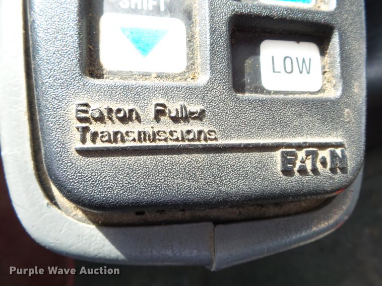 image for item DD2354 2007 International 8600 semi truck