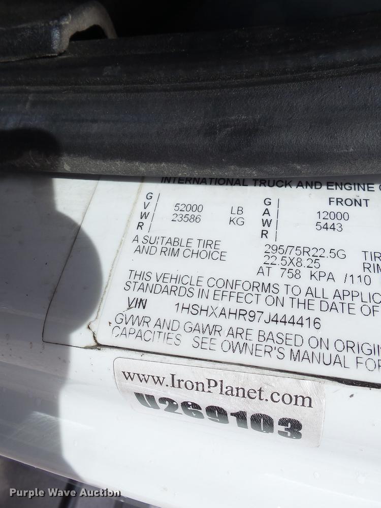 image for item DD2354 2007 International 8600 semi truck