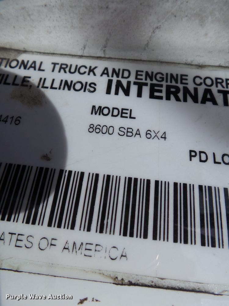 image for item DD2354 2007 International 8600 semi truck
