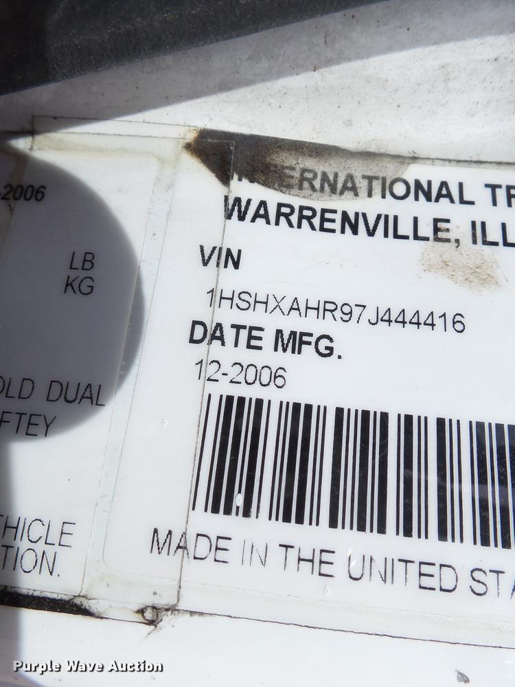 image for item DD2354 2007 International 8600 semi truck