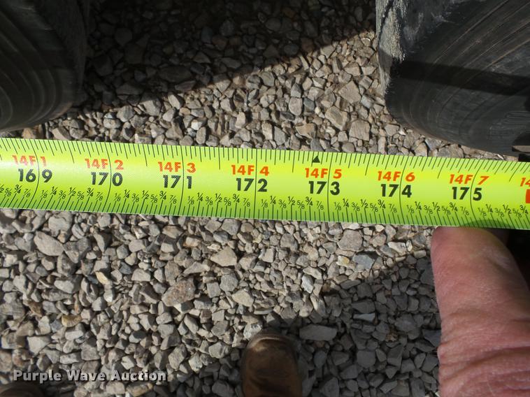 image for item DD2354 2007 International 8600 semi truck