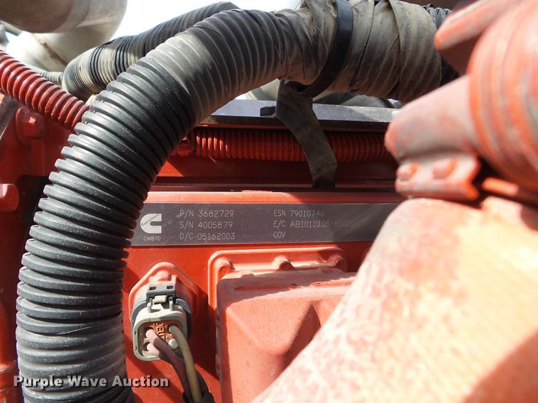 image for item DD2386 2004 International 9400i semi truck