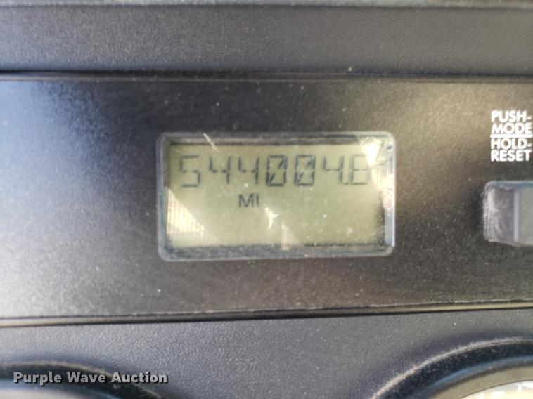 image for item DD3955 2010 Freightliner Cascadia semi truck