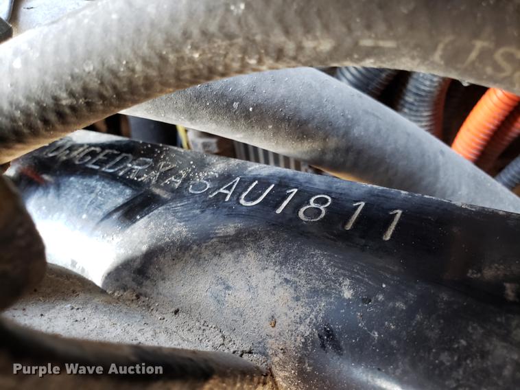 image for item DD3955 2010 Freightliner Cascadia semi truck