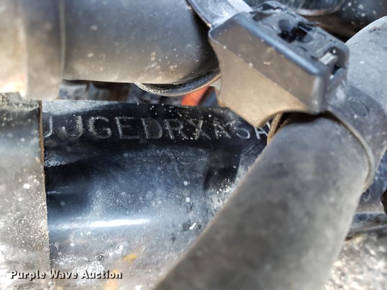 image for item DD3955 2010 Freightliner Cascadia semi truck