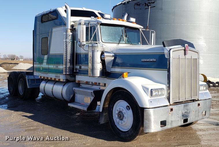 image for item DD3956 1993 Kenworth W900 semi truck