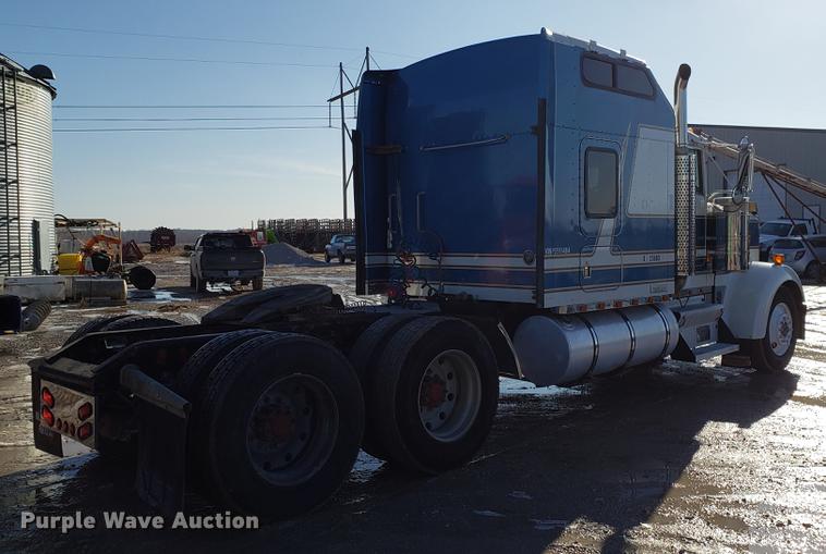 image for item DD3956 1993 Kenworth W900 semi truck