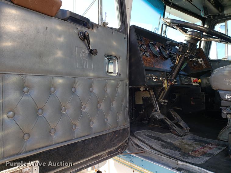 image for item DD3956 1993 Kenworth W900 semi truck