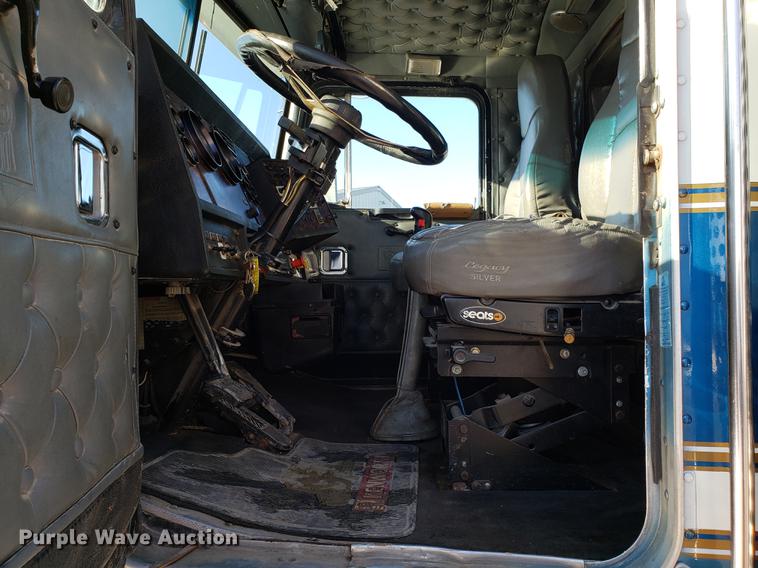 image for item DD3956 1993 Kenworth W900 semi truck