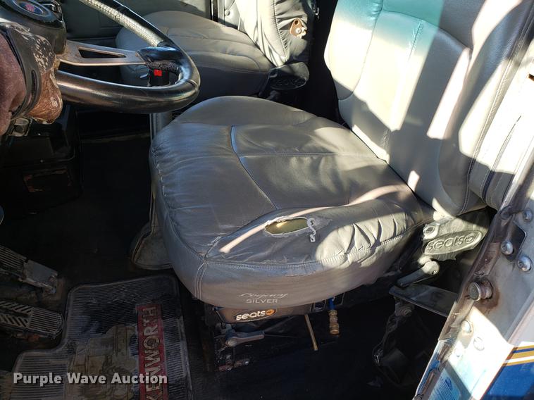 image for item DD3956 1993 Kenworth W900 semi truck