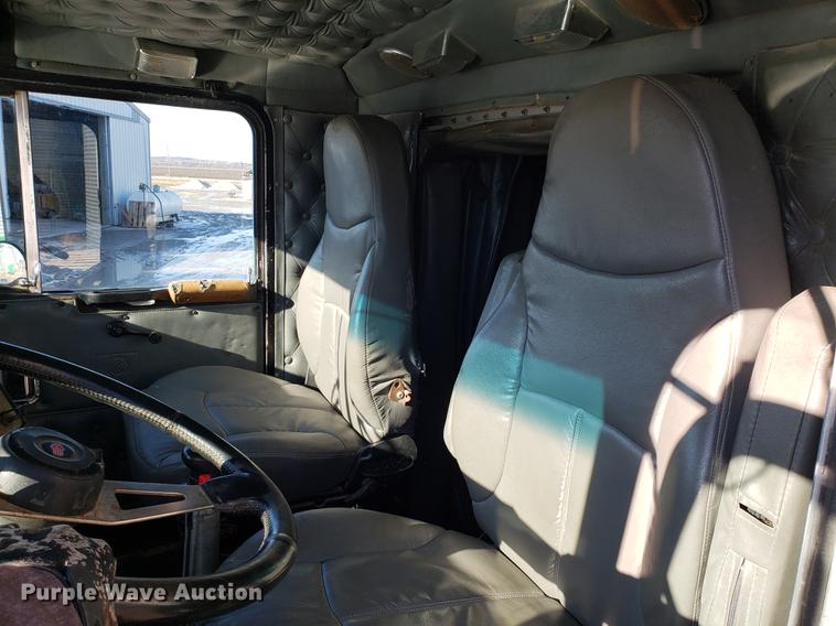 image for item DD3956 1993 Kenworth W900 semi truck