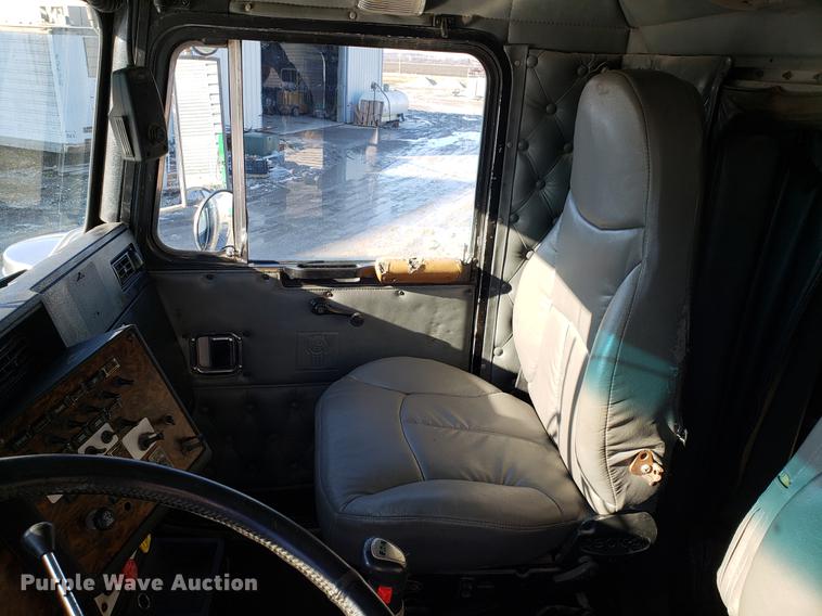 image for item DD3956 1993 Kenworth W900 semi truck