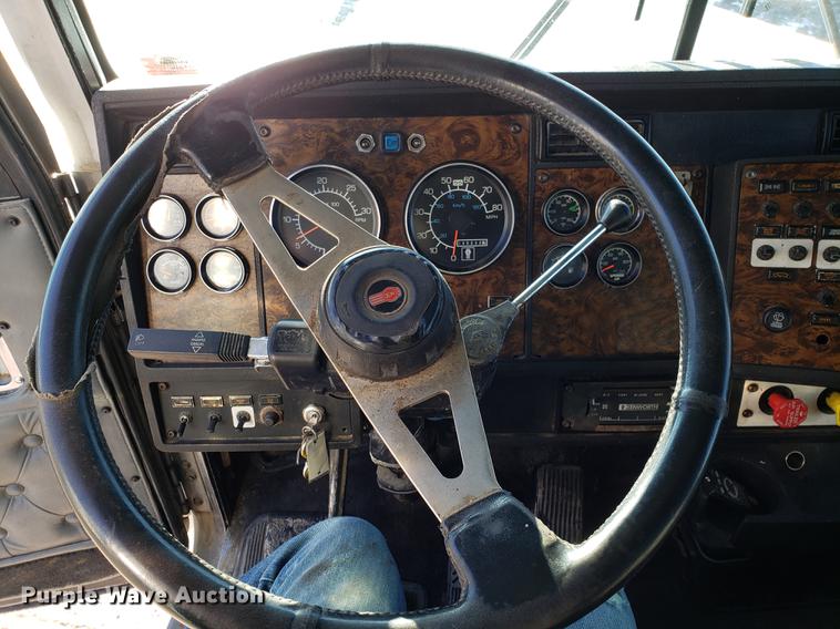 image for item DD3956 1993 Kenworth W900 semi truck