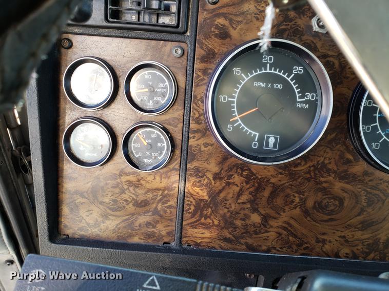 image for item DD3956 1993 Kenworth W900 semi truck