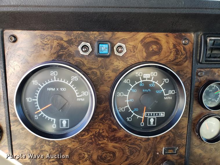 image for item DD3956 1993 Kenworth W900 semi truck