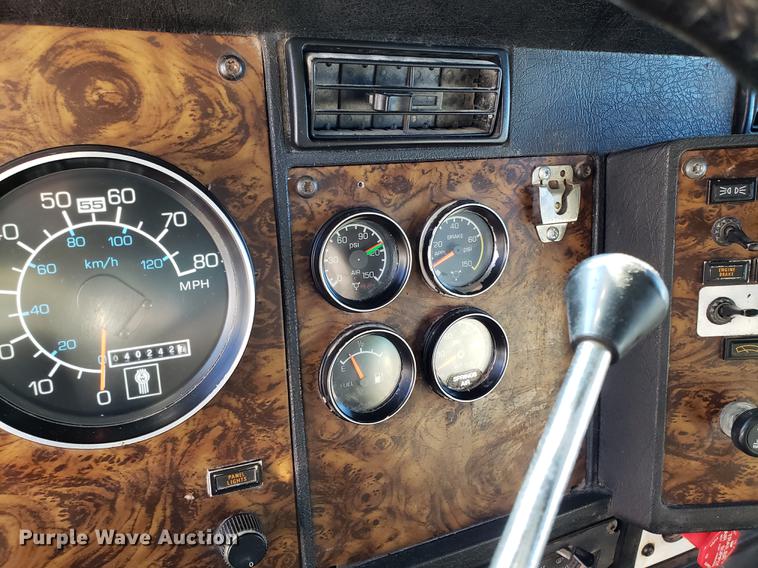 image for item DD3956 1993 Kenworth W900 semi truck