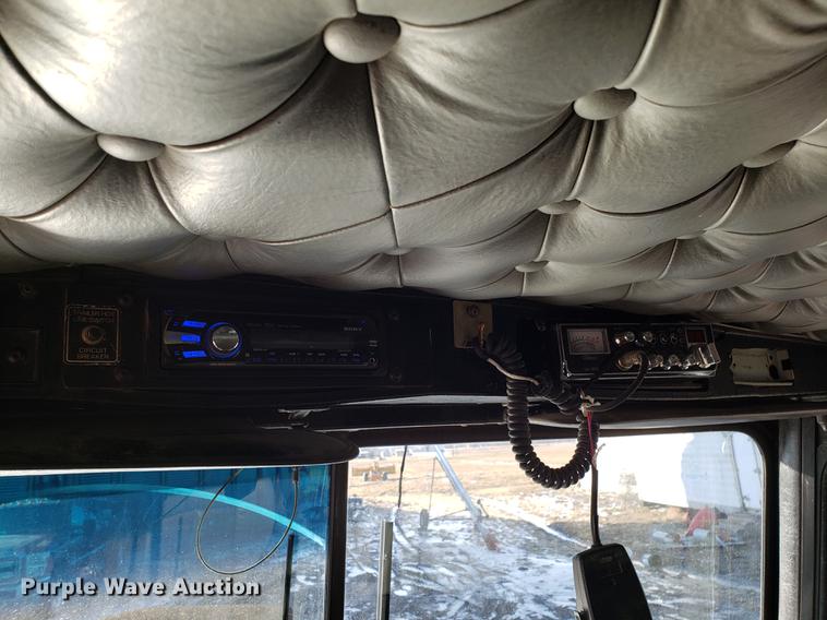 image for item DD3956 1993 Kenworth W900 semi truck