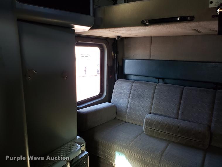 image for item DD3956 1993 Kenworth W900 semi truck