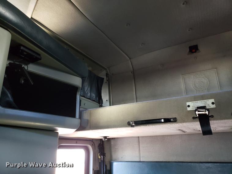 image for item DD3956 1993 Kenworth W900 semi truck