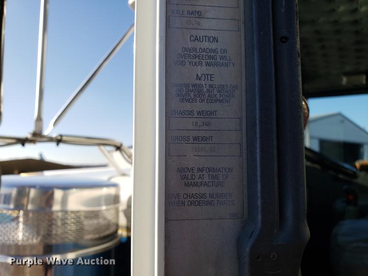 image for item DD3956 1993 Kenworth W900 semi truck